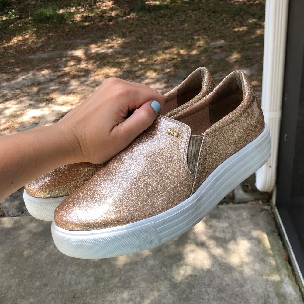 🚨SALE- send an offer!! FLEXI platform shoes!